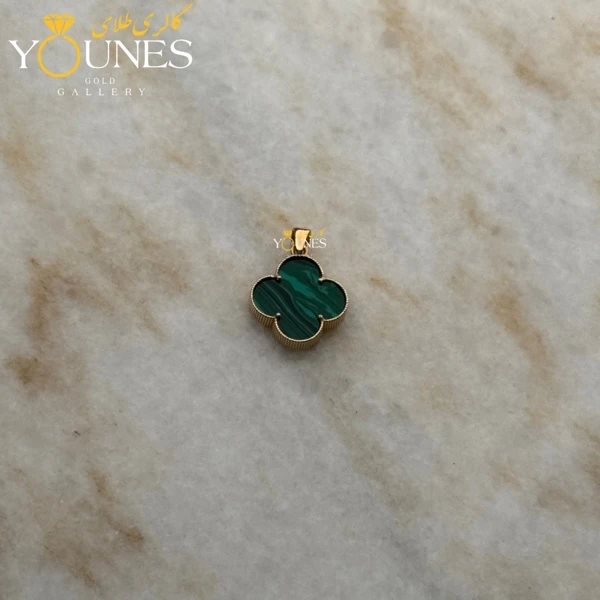 آویز ونکلیف زمردی سایز کوچک